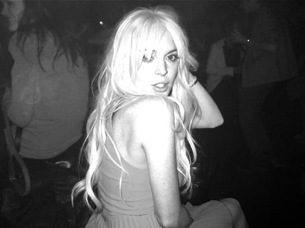 Lindsay Lohan ... Dark And White ... Yet again #10021343