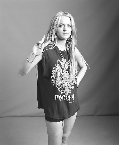 Lindsay Lohan ... Dark And White ... Yet again #10021350