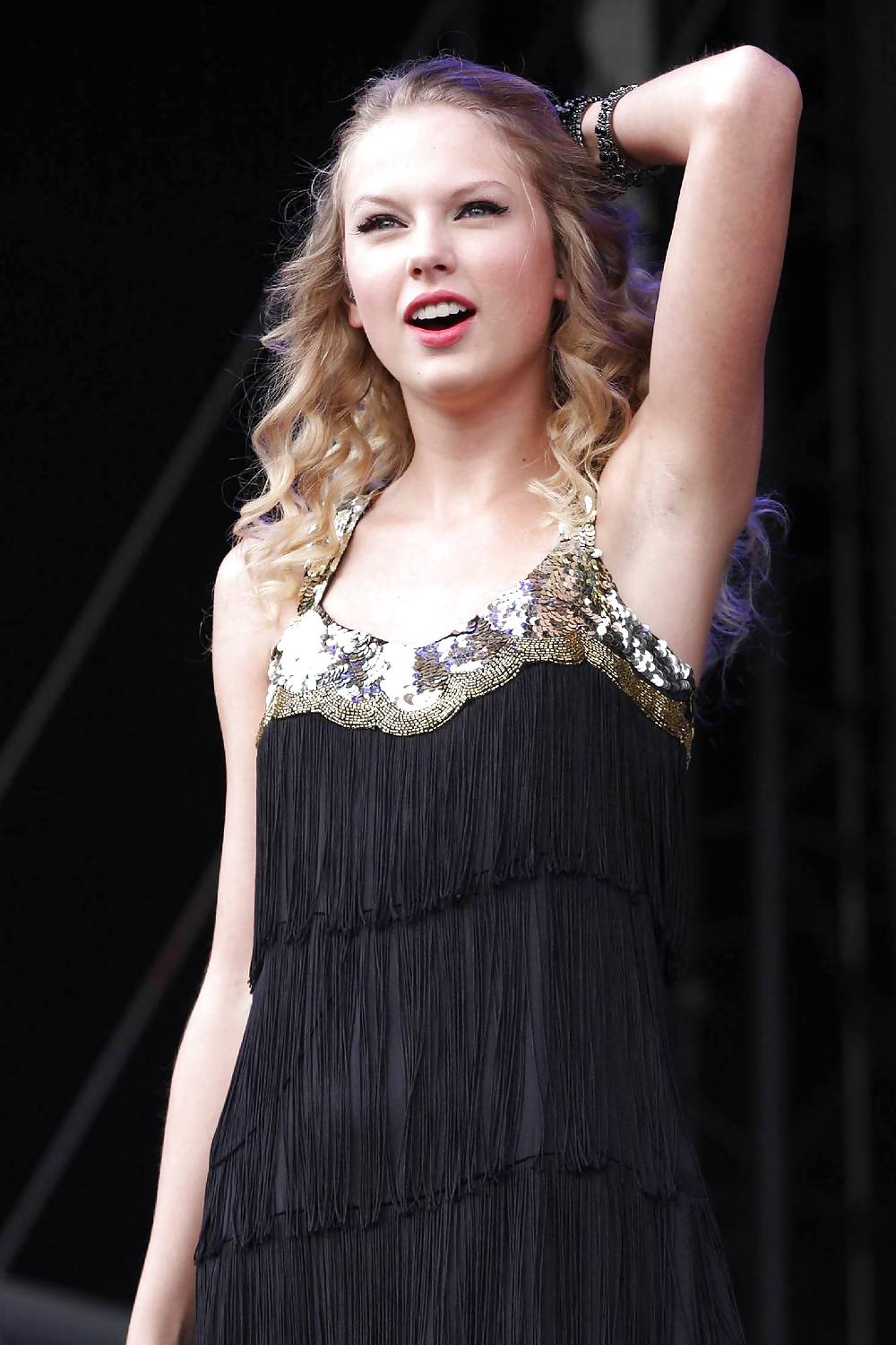 Taylor Swift Armpit #18934674