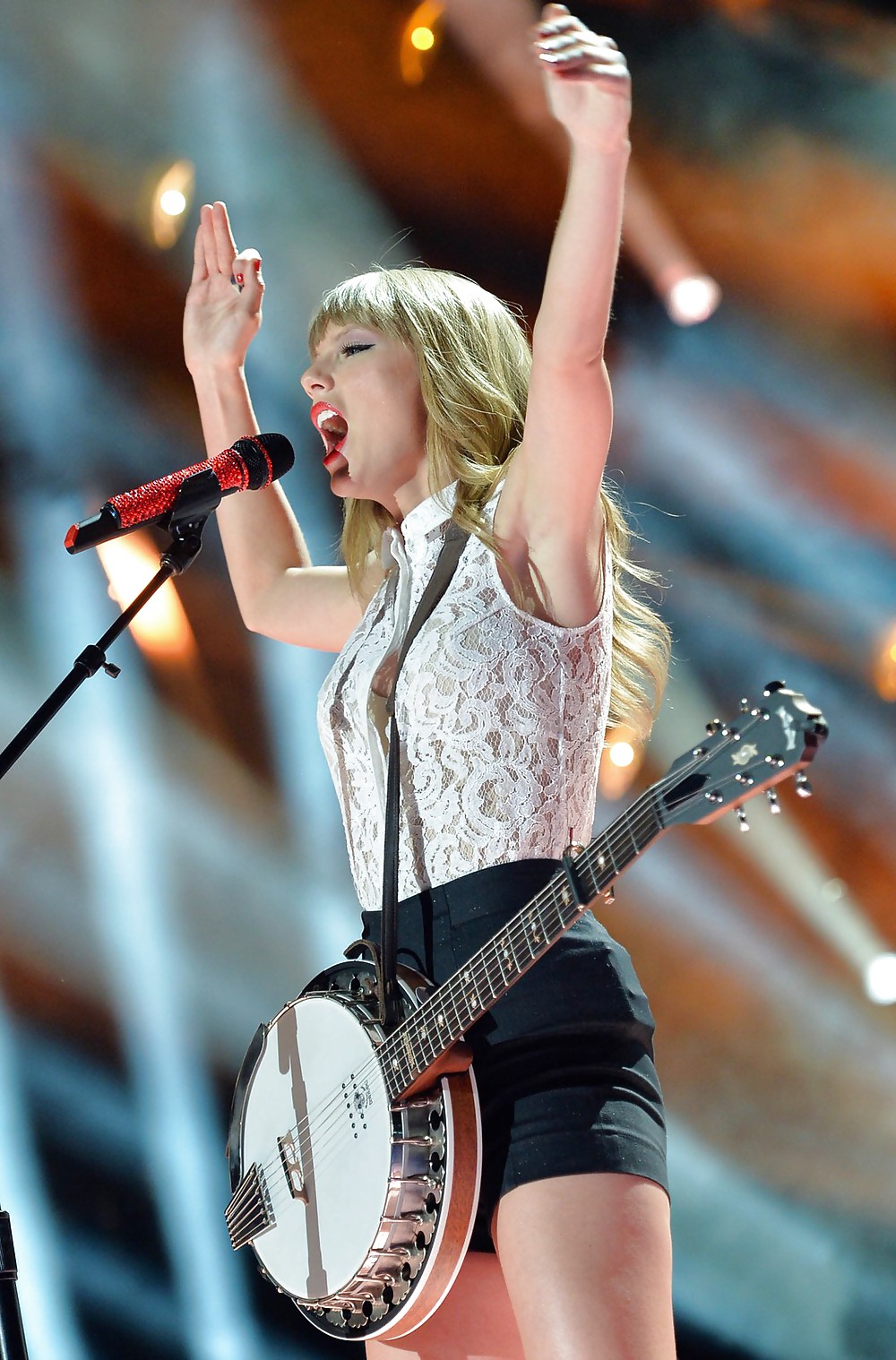 Taylor Swift Armpit #18934774