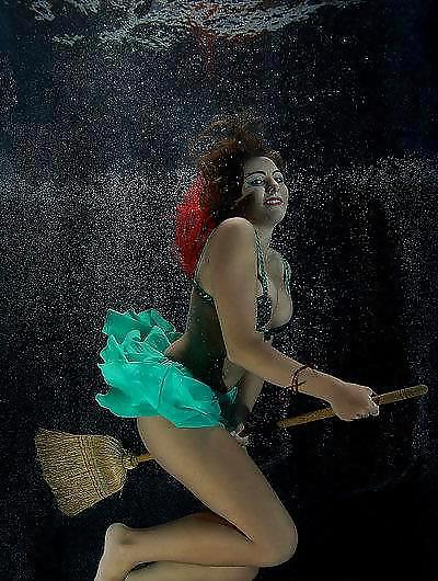 Unterwasser-Mädchen Iii #10906493