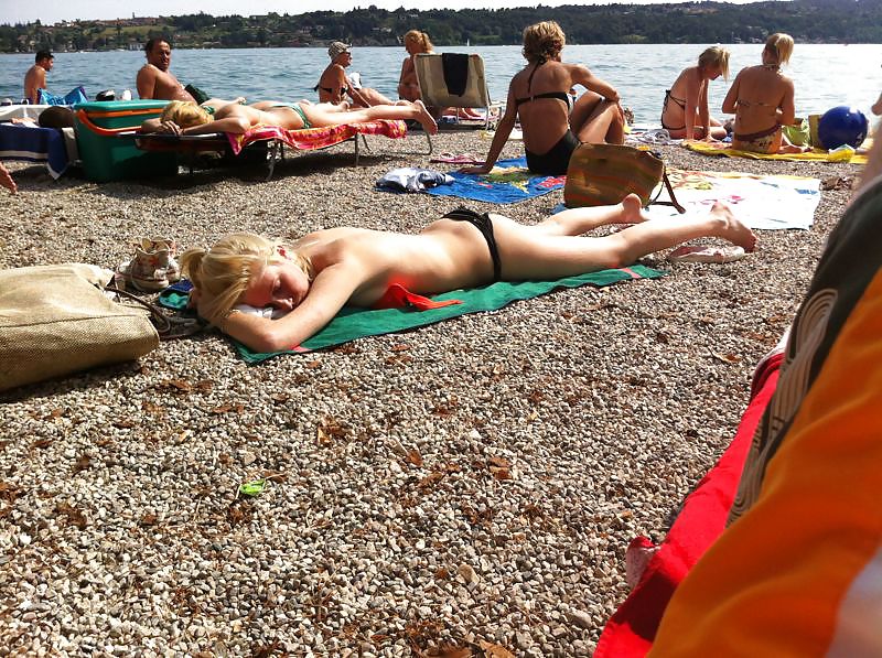 Chica cándida 
 #20806092