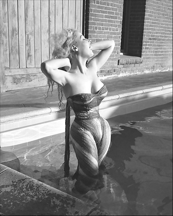 CuRveS!!!! - BD71 #7560505