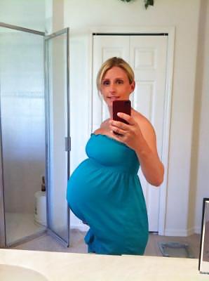 Pregnant Big Belly Twins #18342242