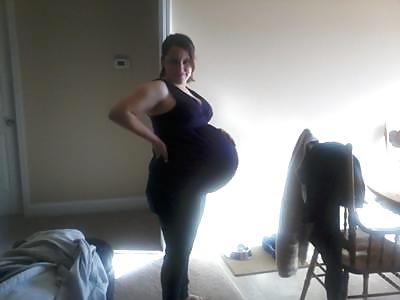 Pregnant Big Belly Twins #18342261