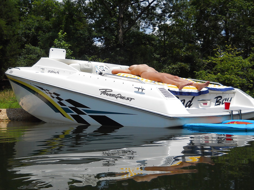 Ma Copine Brumeuse Nue Sur Le Bateau #15692470