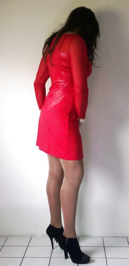新しいピカピカの赤いドレス cd tv sissy. me !
 #7515098
