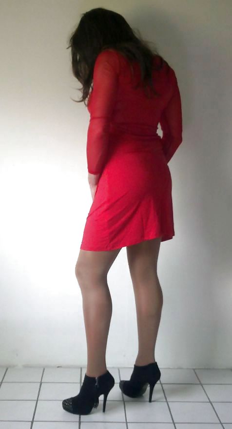 新しいピカピカの赤いドレス cd tv sissy. me !
 #7515130