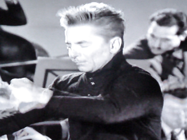 A BIT OF EVERYTHING #7571778