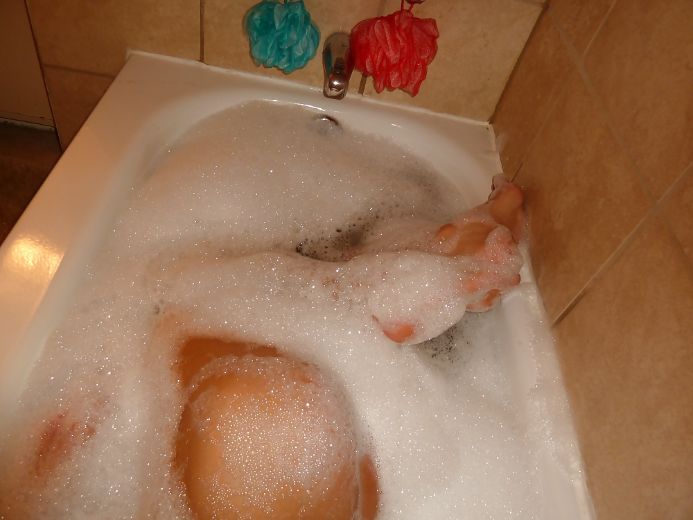 Pretty sexy feet in bath #9028849