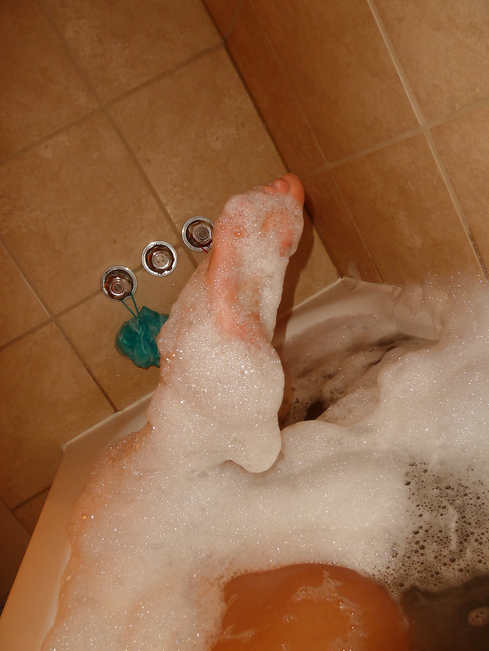 Pretty sexy feet in bath #9028856