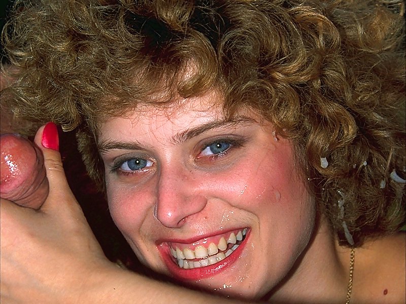 Two ladies thoroughly fucked by two guys in the tropics #9400738