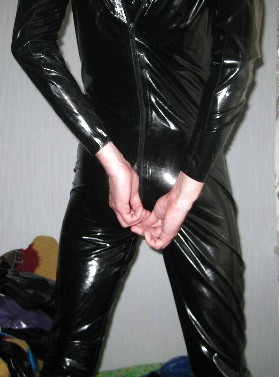 7-th. 2012-04-12. M-size LatexAS catsuit with back zipper. #12119664