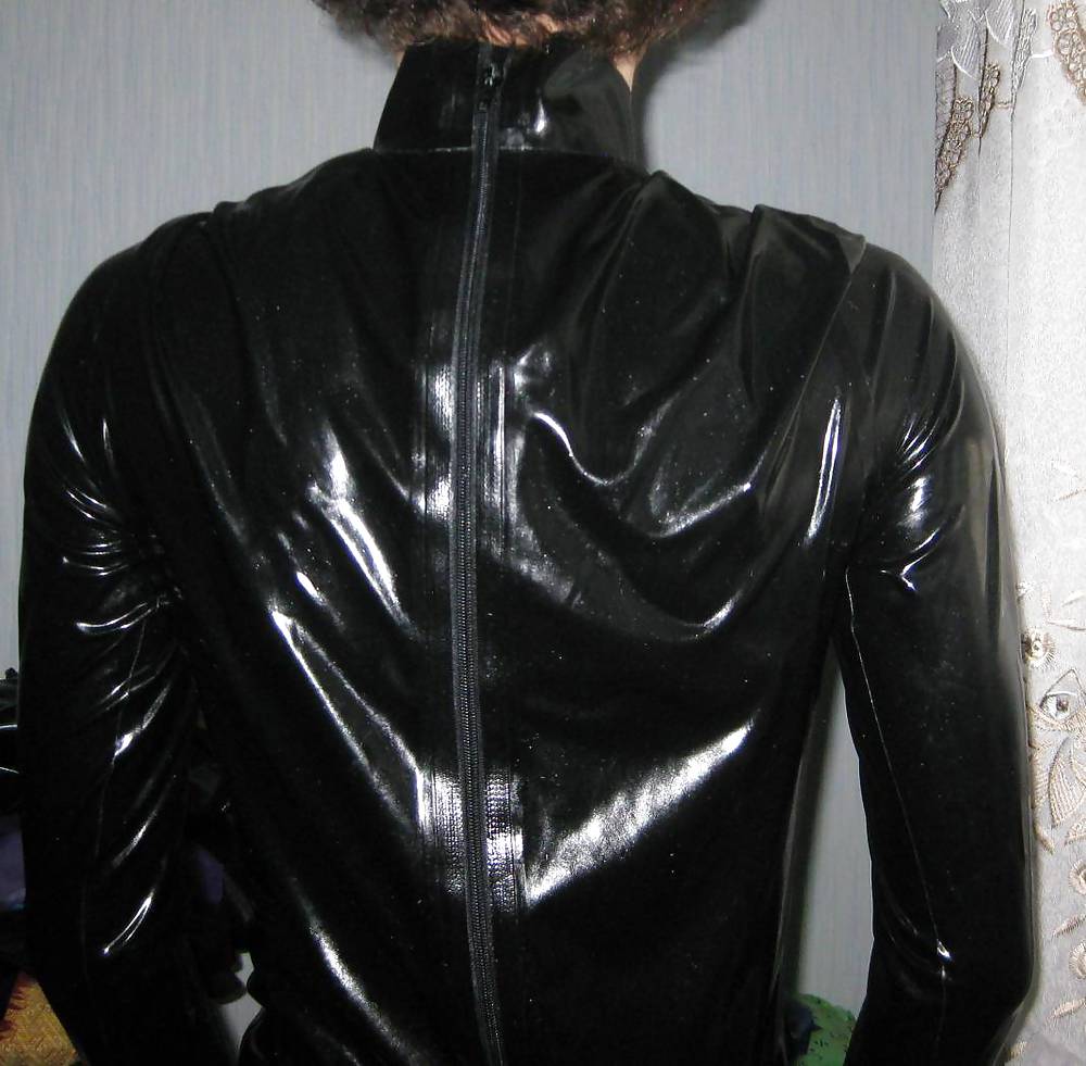 7-th. 2012-04-12. M-size LatexAS catsuit with back zipper. #12119702