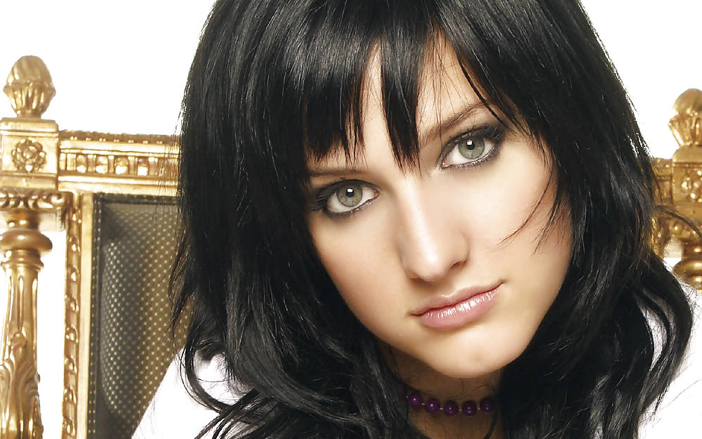 Ashlee Simpson #18126038