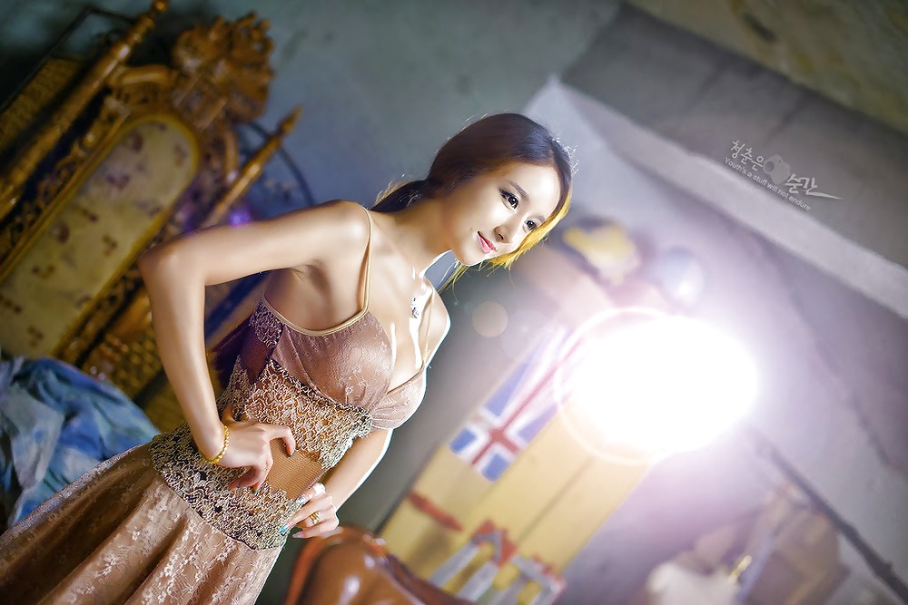 Gorgeous Lee Yeon Yoon  #22187394