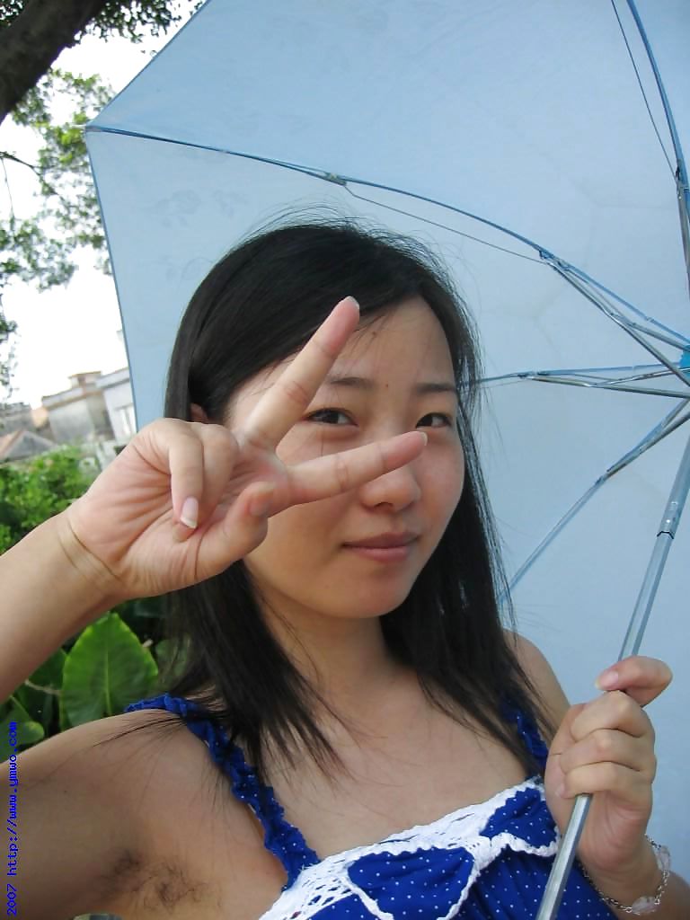 Japanische Und Chinesische Mädchen Mit Behaarten Achselhöhlen #8022565