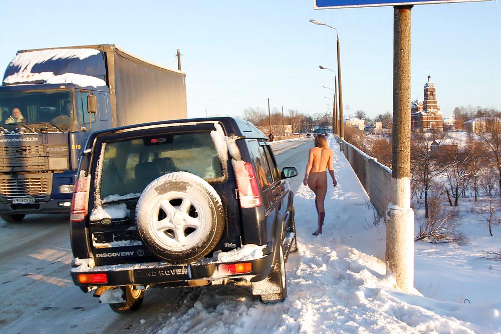 Nue En Russie - jeune Mignon Sur La Neige #16828520