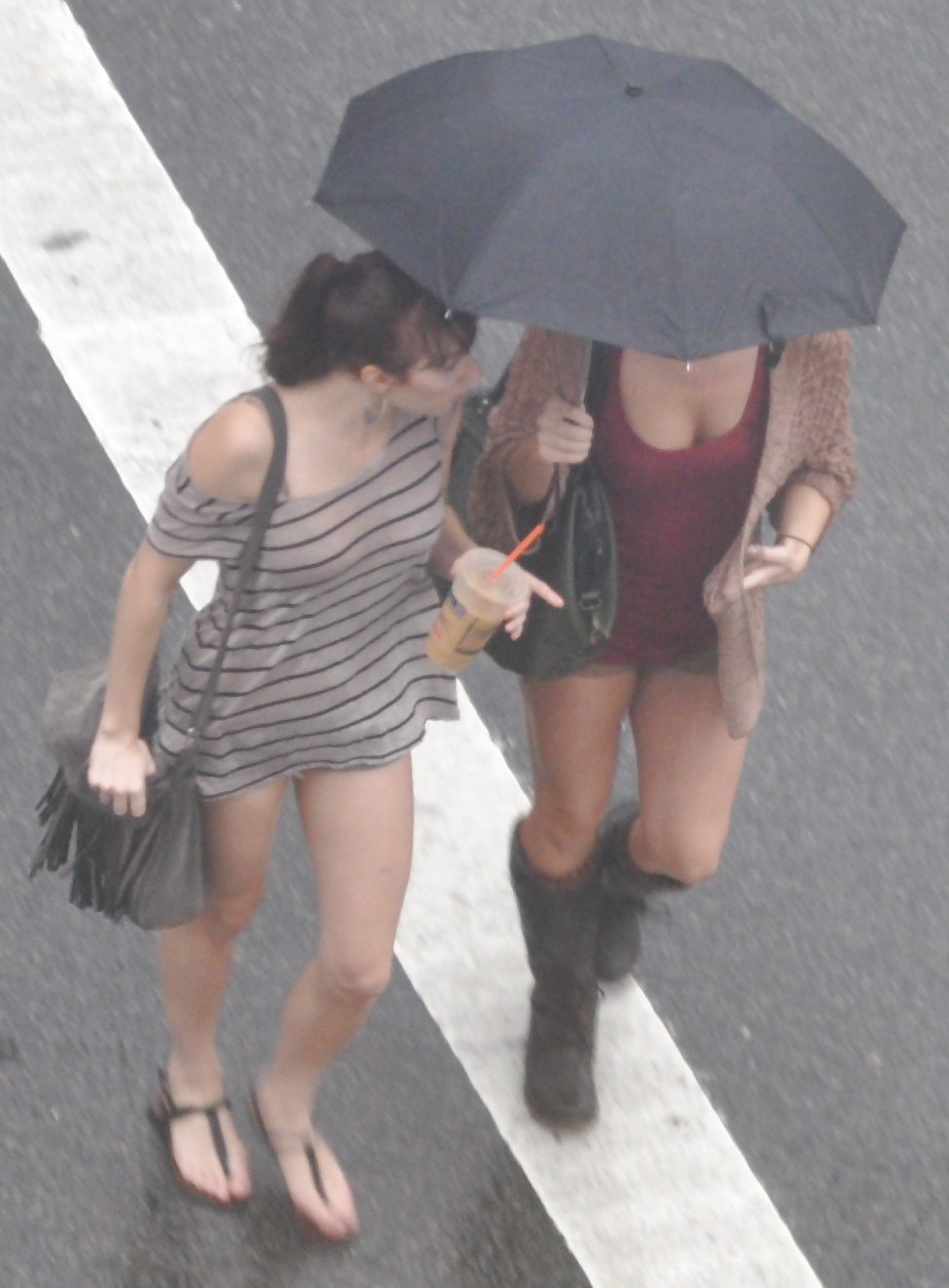 Ragazze di Harlem sotto la pioggia - new york
 #5545568
