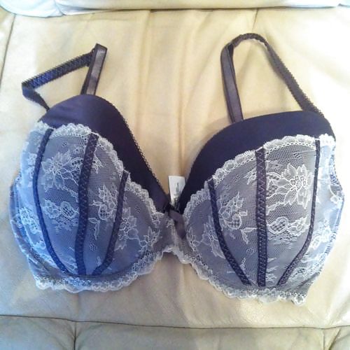 La Femme Leur Soutien-gorge De Vente Sur Le Net 4 #6706703