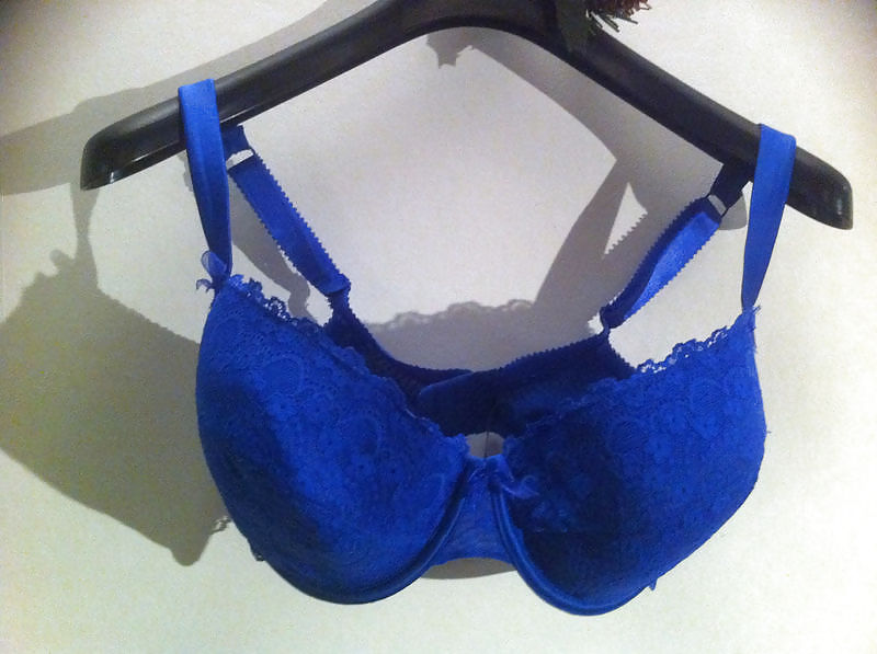 Frau Ihre Verkaufs-BHs Auf Dem Netz 4 #6706714