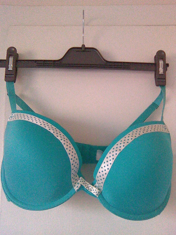 Frau Ihre Verkaufs-BHs Auf Dem Netz 4 #6706792