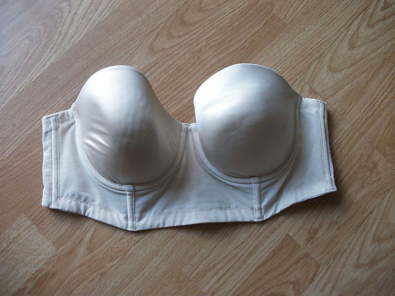 Frau Ihre Verkaufs-BHs Auf Dem Netz 4 #6706800