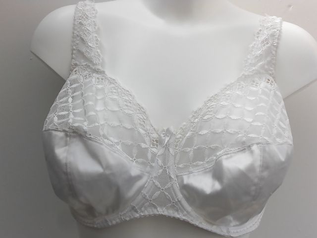 Frau Ihre Verkaufs-BHs Auf Dem Netz 4 #6706816