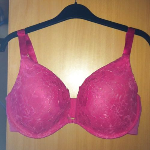 Frau Ihre Verkaufs-BHs Auf Dem Netz 4 #6706822