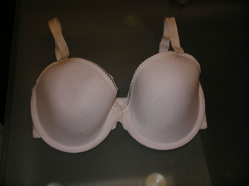 Frau Ihre Verkaufs-BHs Auf Dem Netz 4 #6706906