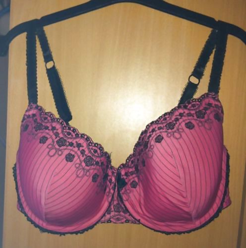 Frau Ihre Verkaufs-BHs Auf Dem Netz 4 #6706922