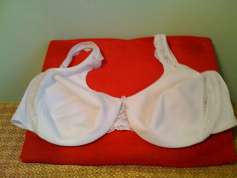 Frau Ihre Verkaufs-BHs Auf Dem Netz 4 #6706953