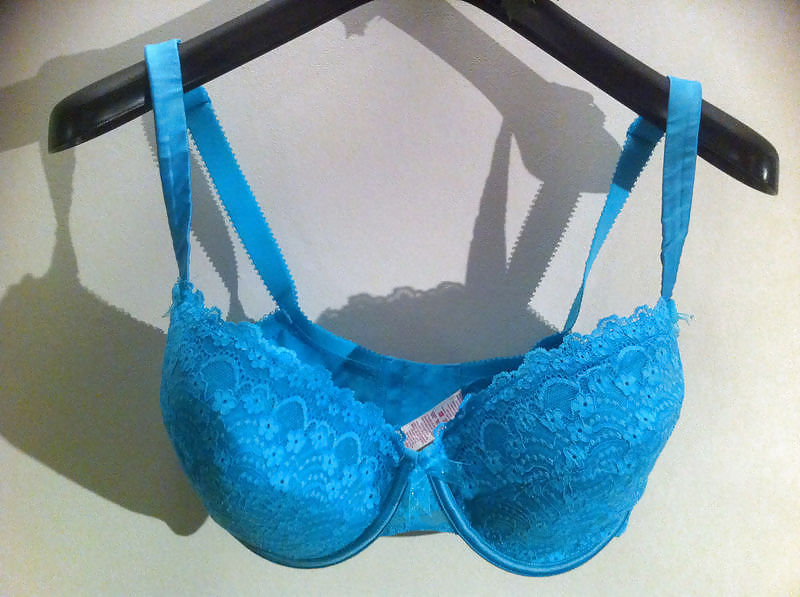 Frau Ihre Verkaufs-BHs Auf Dem Netz 4 #6706968