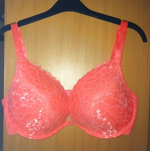 Frau Ihre Verkaufs-BHs Auf Dem Netz 4 #6706974