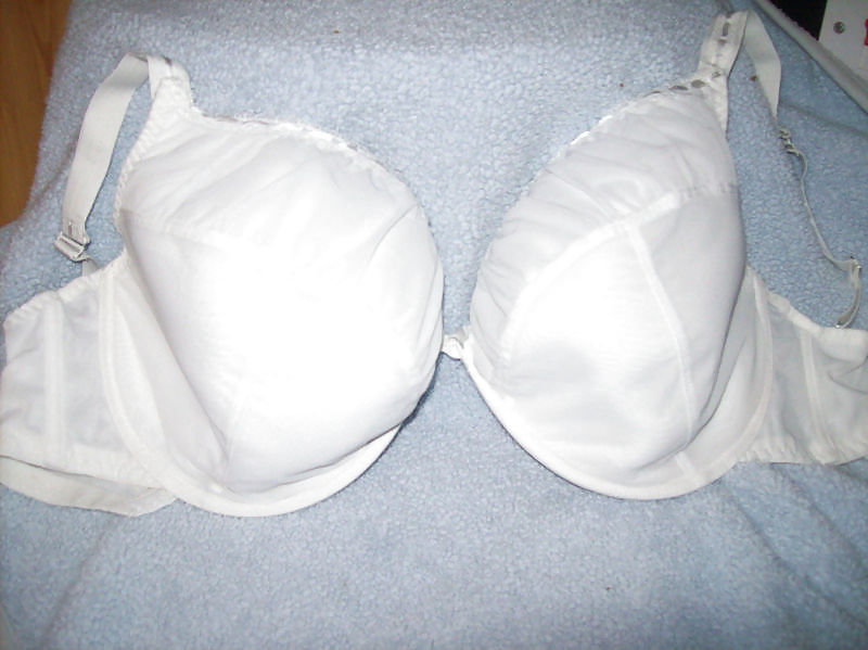Woman their sell bras on the net 4 #6706980
