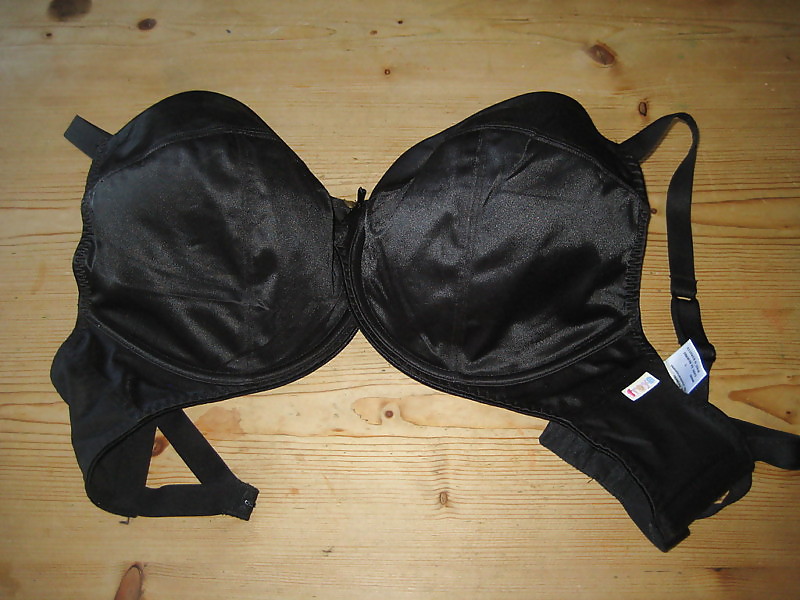 Frau Ihre Verkaufs-BHs Auf Dem Netz 4 #6706986