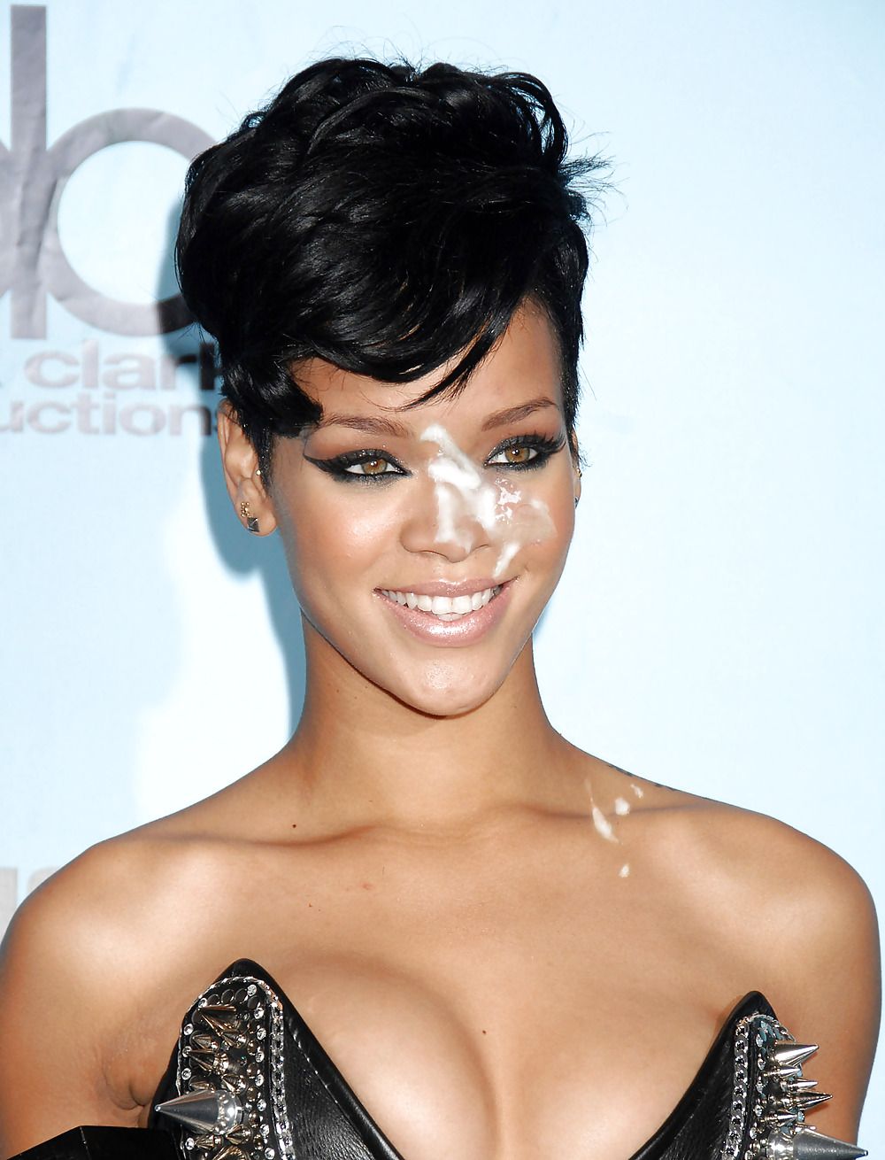 Rihanna - セクシーな偽物
 #15524104