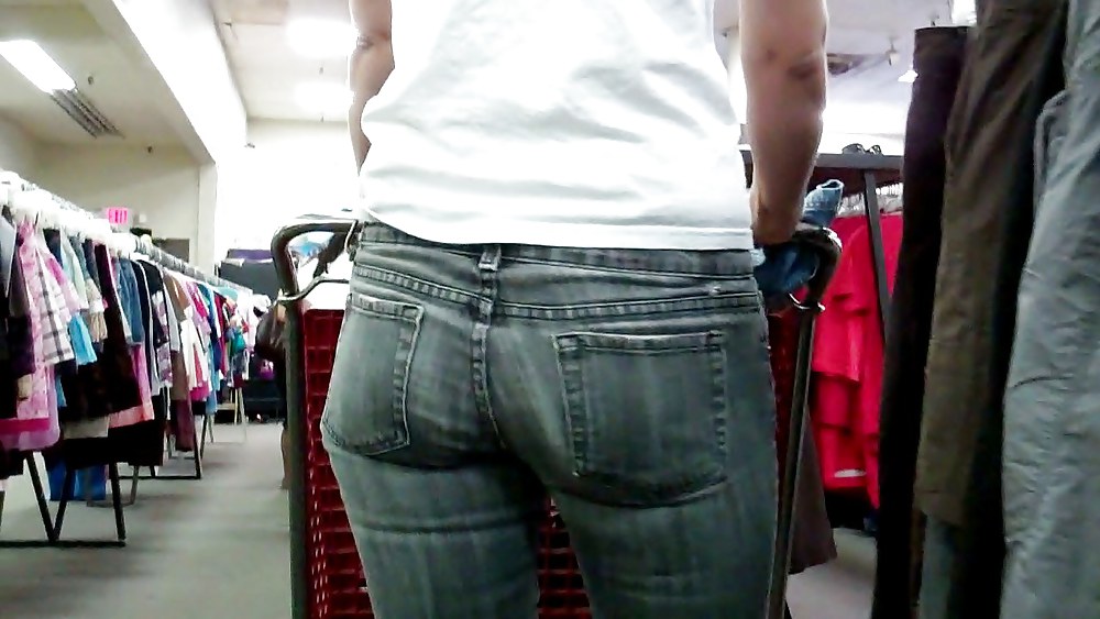 Culo y trasero en jeans tan fino hoy
 #5820989