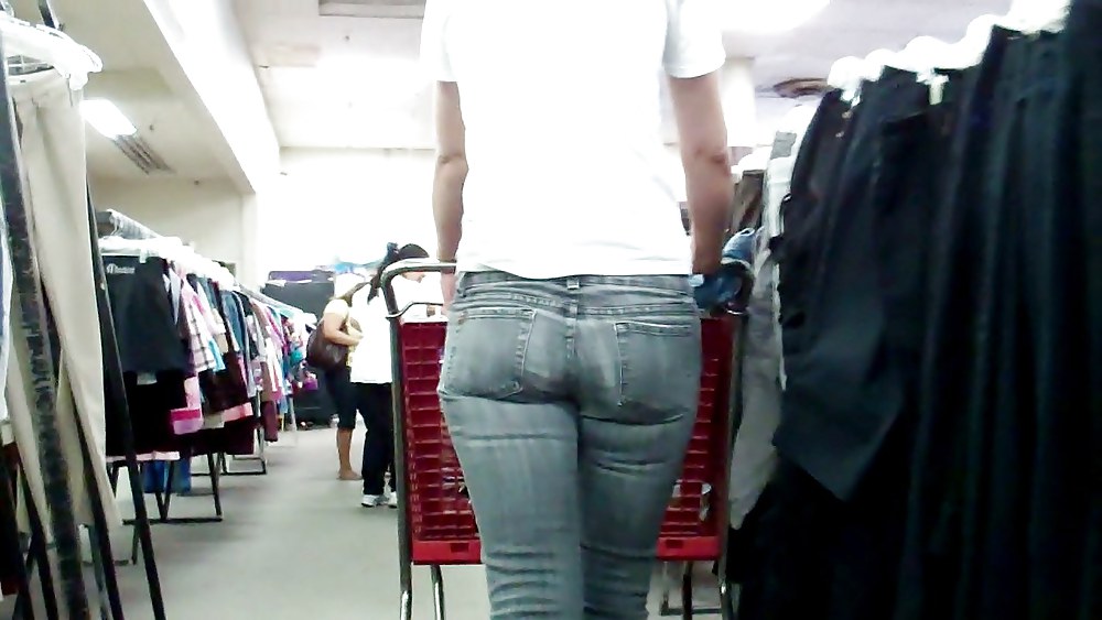 Culo y trasero en jeans tan fino hoy
 #5821092