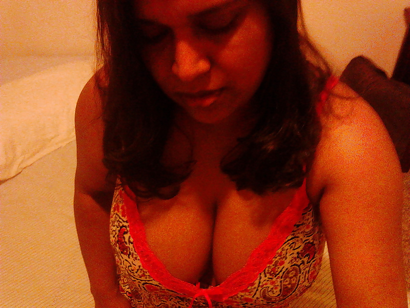 Quelqu'un Elses Grande SEINS Femme Indienne Chubby #10067430