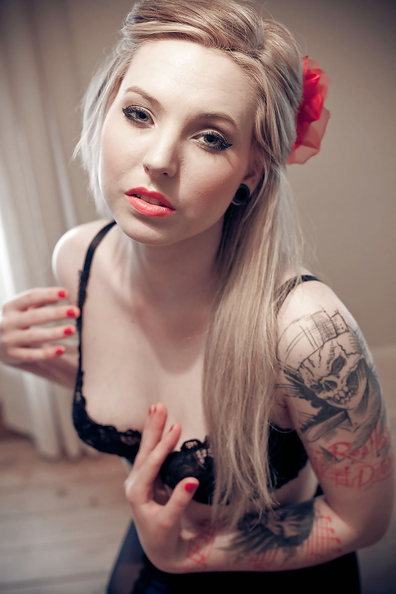 Rubia caliente emo 
 #19463577