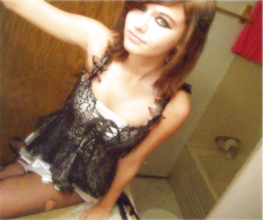 Caroline mosley 1 #18062317