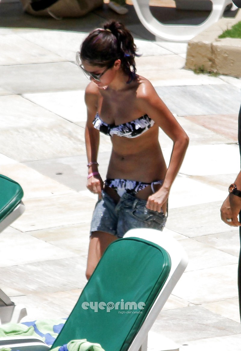 Selena Gomez - Bikini Collecion #13036013