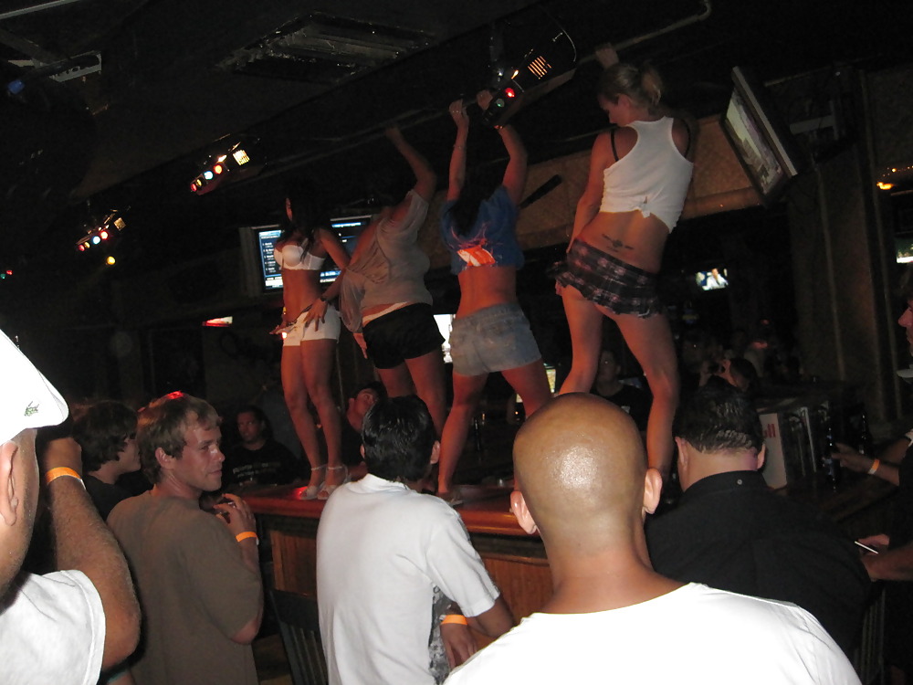Dancing on the bar #2748652