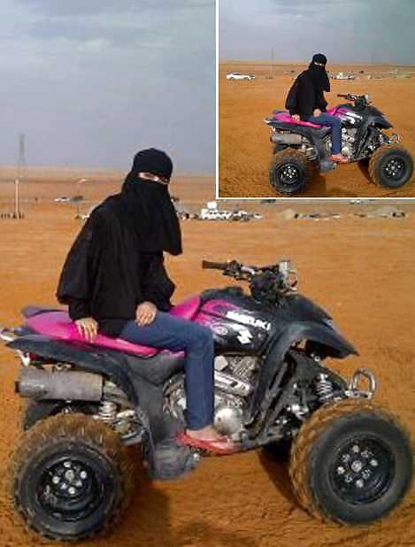 Motorcyc hijabniqa jilbab arab turbanli tudung paki hijabi #16817182