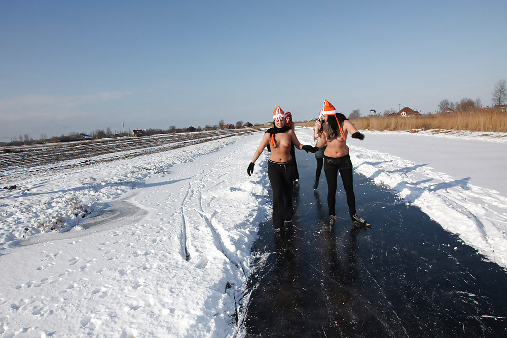 Julia,Elisa,Britt & Gylve on the Duth ice part 2 #7288258