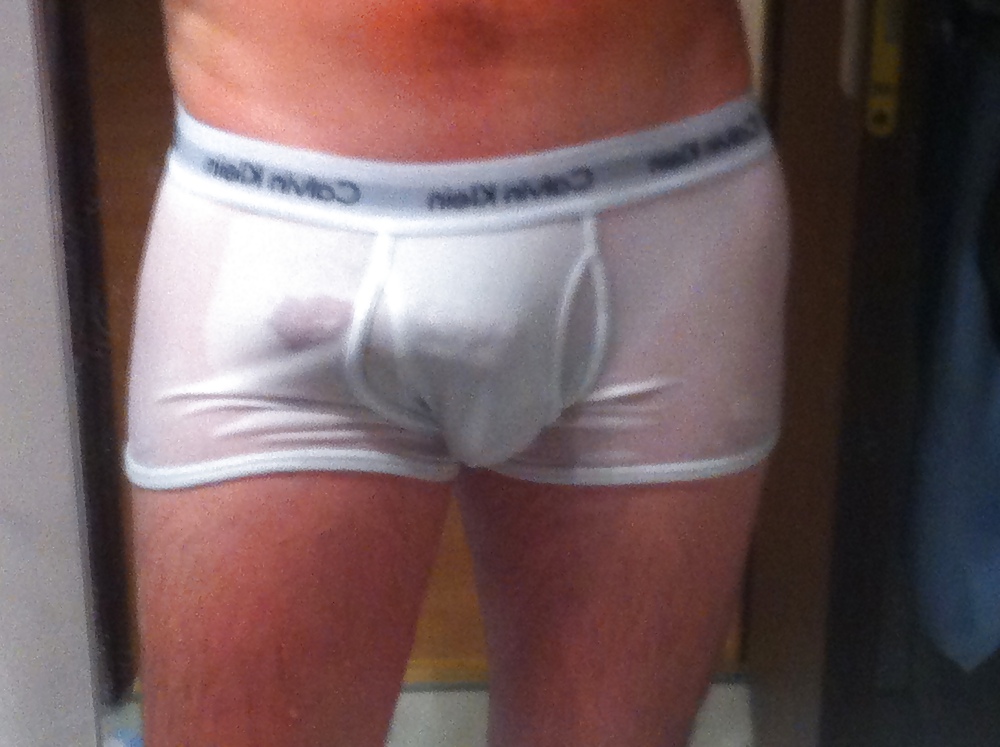 Mojando mis calzoncillos
 #11485231