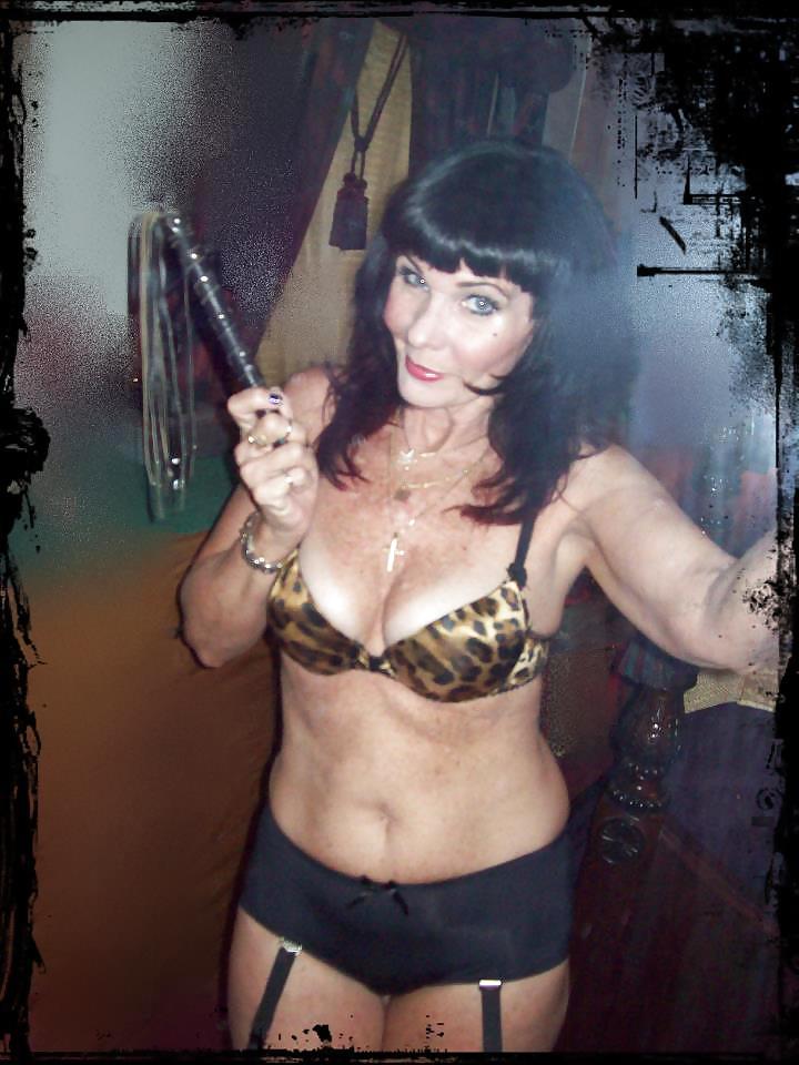 Milfs plz comment #14229791
