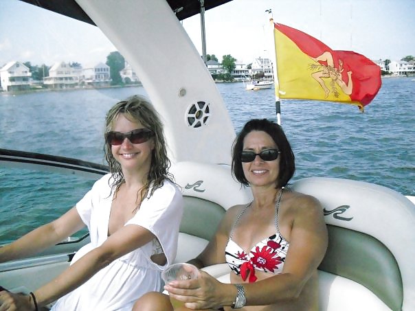 Milfs plz comment #14229850