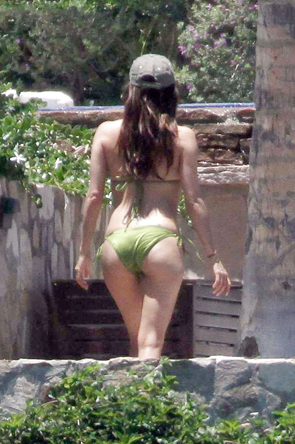 Eva longoria en bikini booty shot
 #3589864